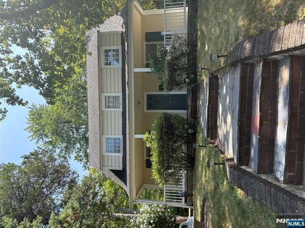 105 Reldyes, Leonia NJ 07605