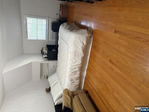 105 Reldyes, Leonia NJ 07605