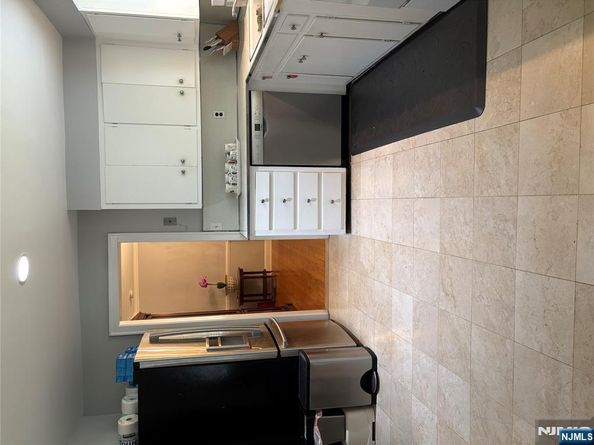 105 Reldyes, Leonia NJ 07605