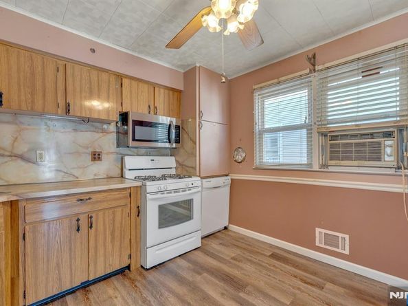 18 Ferncliff Road, Jersey City NJ 07305