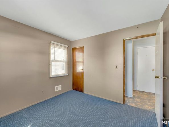 18 Ferncliff Road, Jersey City NJ 07305
