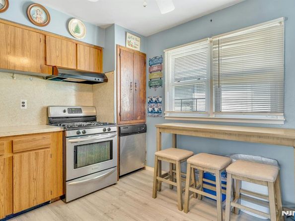 18 Ferncliff Road, Jersey City NJ 07305