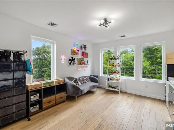 470 Myrtle Avenue, Englewood NJ 07631