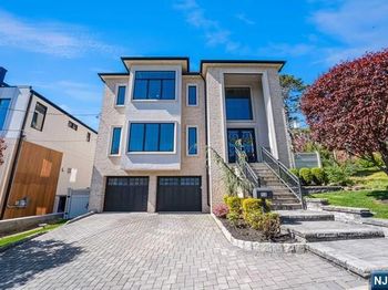 12 Cortland Place