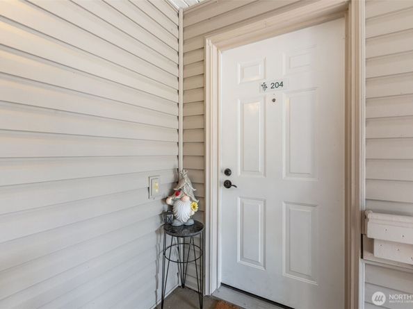 8833 1st Street NE J204, Lake Stevens WA 98258