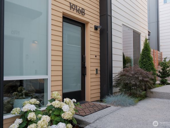 1916 18th Avenue S B, Seattle WA 98144