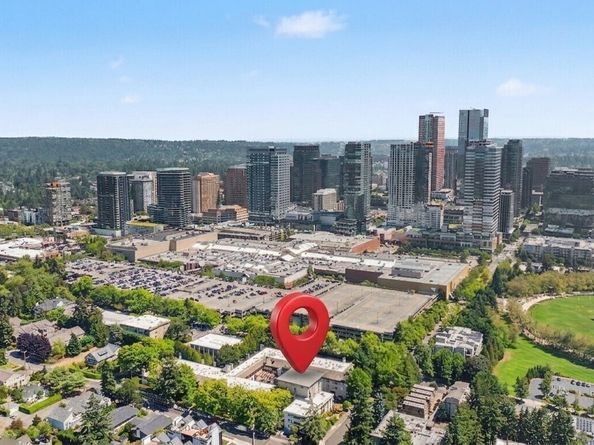401 100th Ave NE 314, Bellevue WA 98004