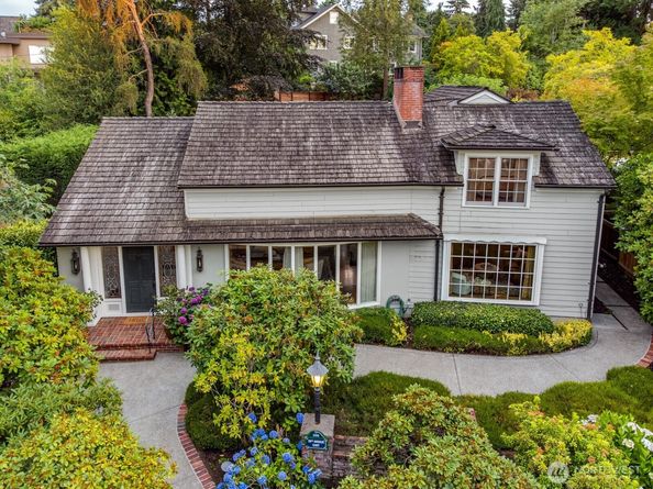 2109 38th Avenue E, Seattle WA 98112