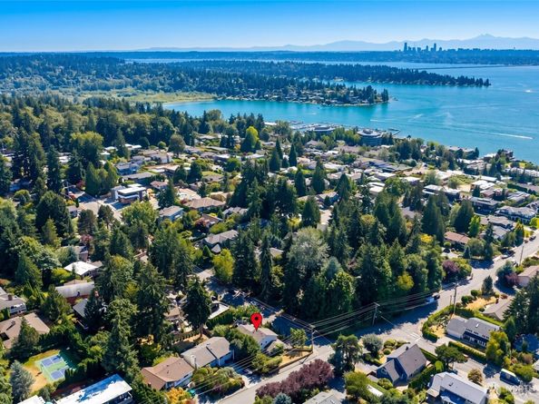 10603 NE 60th Street, Kirkland WA 98033
