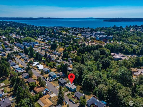 21239 14th Avenue S, Des Moines WA 98198