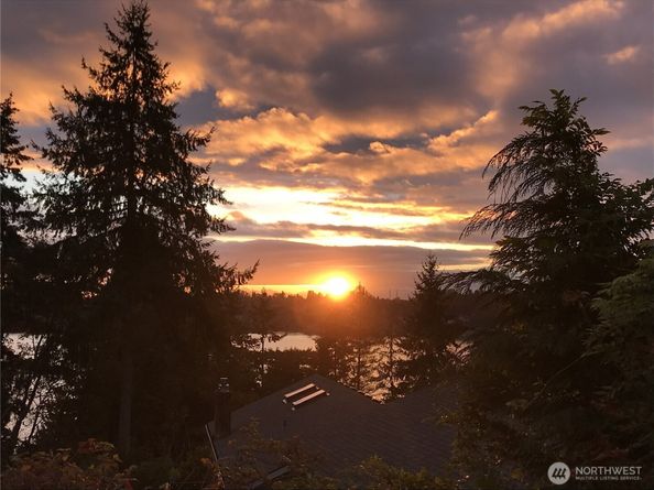 10830 Lake View Drive, Lake Stevens WA 98258