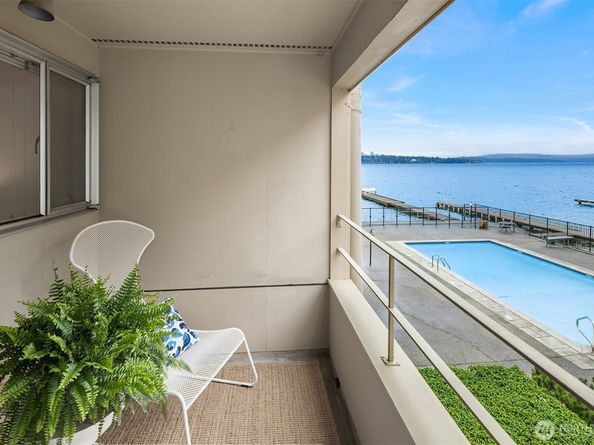 1600 43rd Avenue E 212, Seattle WA 98112