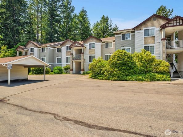 25235 SE Klahanie Boulevard N102, Sammamish WA 98029