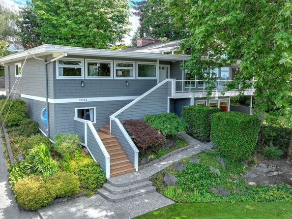 18744 Kenlake Place NE, Kenmore WA 98028
