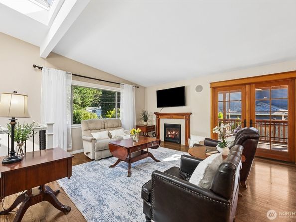 15438 SE 42nd Street, Bellevue WA 98006
