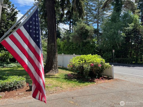9100 Lake Washington Boulevard NE, Bellevue WA 98004