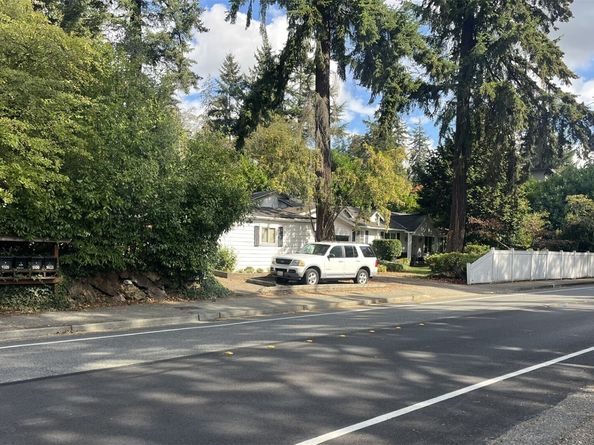9100 Lake Washington Boulevard NE, Bellevue WA 98004