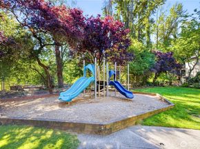 15829 NE Leary Way A104, Redmond WA 98052
