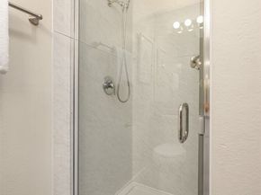 12323 NE 97th Street M, Kirkland WA 98033