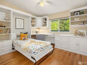12323 NE 97th Street M, Kirkland WA 98033