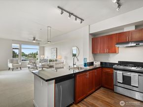 15100 6th Avenue SW 411, Burien WA 98166