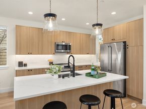 11812 NE 103rd Place, Kirkland WA 98033