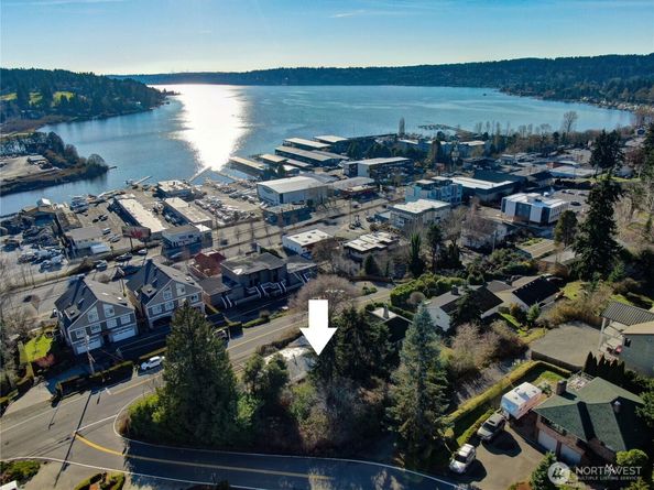 6330 NE 181st Street, Kenmore WA 98028