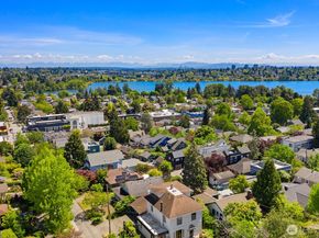 911 N 77th Street, Seattle WA 98103