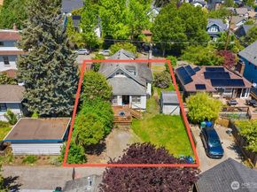 911 N 77th Street, Seattle WA 98103