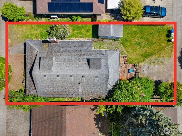911 N 77th Street, Seattle WA 98103