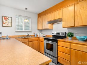 20301 19th Avenue NE 511, Shoreline WA 98155