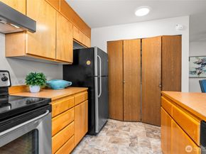 20301 19th Avenue NE 511, Shoreline WA 98155