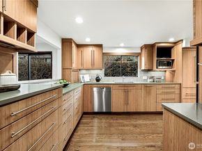 2234 108th Avenue SE, Bellevue WA 98004