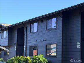 3590 Narrows View Lane NE 102, Bremerton WA 98310