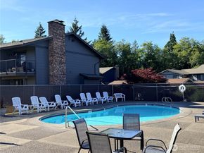 3590 Narrows View Lane NE 102, Bremerton WA 98310