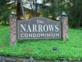 3590 Narrows View Lane NE 102, Bremerton WA 98310