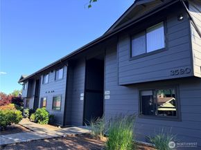 3590 Narrows View Lane NE 102, Bremerton WA 98310