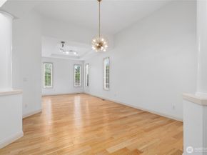 24312 E Main Drive, Sammamish WA 98074