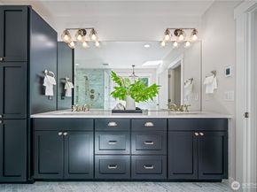 5027 48th Avenue NE, Seattle WA 98105