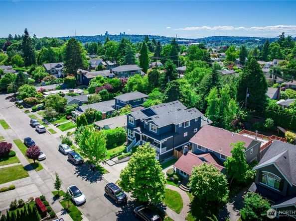 5027 48th Avenue NE, Seattle WA 98105