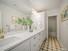 5027 48th Avenue NE, Seattle WA 98105