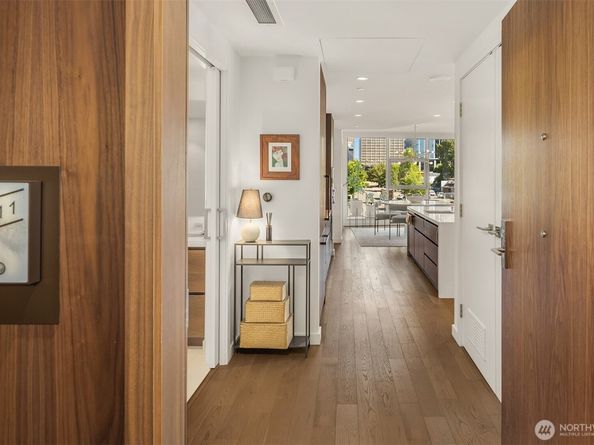 188 Bellevue Way NE 311, Bellevue WA 98004