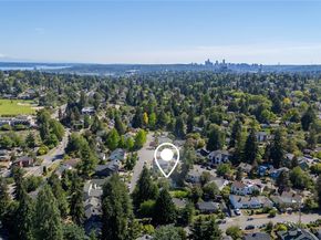 8221 23rd Avenue NE, Seattle WA 98115
