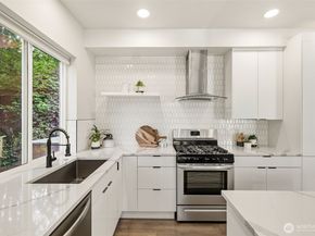 7511 Dumar Way SW, Seattle WA 98106