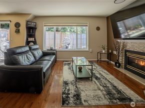 15633 44th Avenue W B1, Lynnwood WA 98087