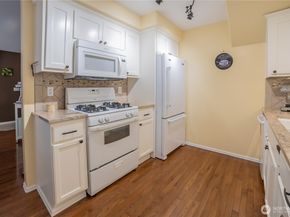 15633 44th Avenue W B1, Lynnwood WA 98087