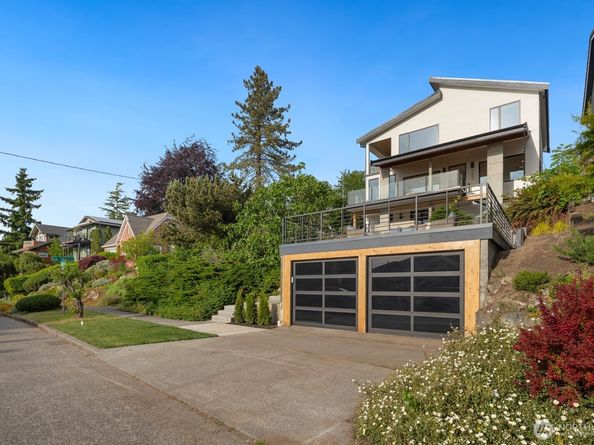 7602 44th Avenue SW, Seattle WA 98136