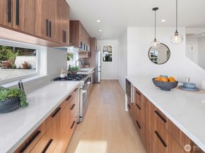 7602 44th Avenue SW, Seattle WA 98136
