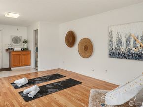 16022 11th Avenue SW, Burien WA 98166