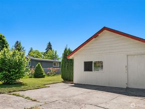 16022 11th Avenue SW, Burien WA 98166